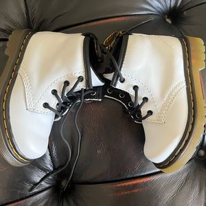 Dr. Martens INFANT 1460 LEATHER LACE UP BOOTS Size 6
